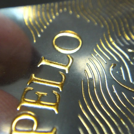 Цветные самоклеящиеся этикетки